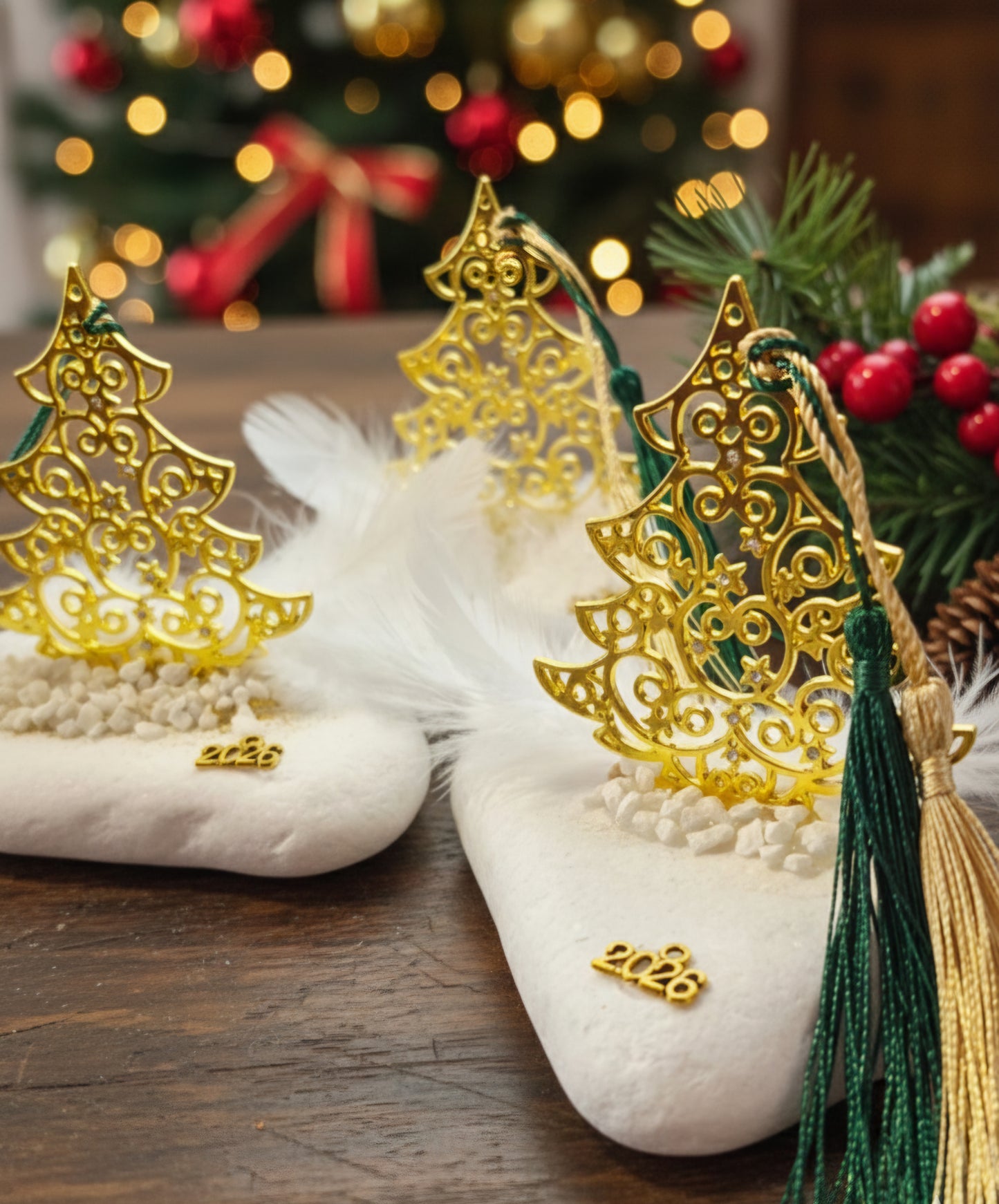 Γούρι Χριστουγεννιάτικο Δέντρο Χρυσό με Βάση Λευκό βότσαλο Θάσου  2026