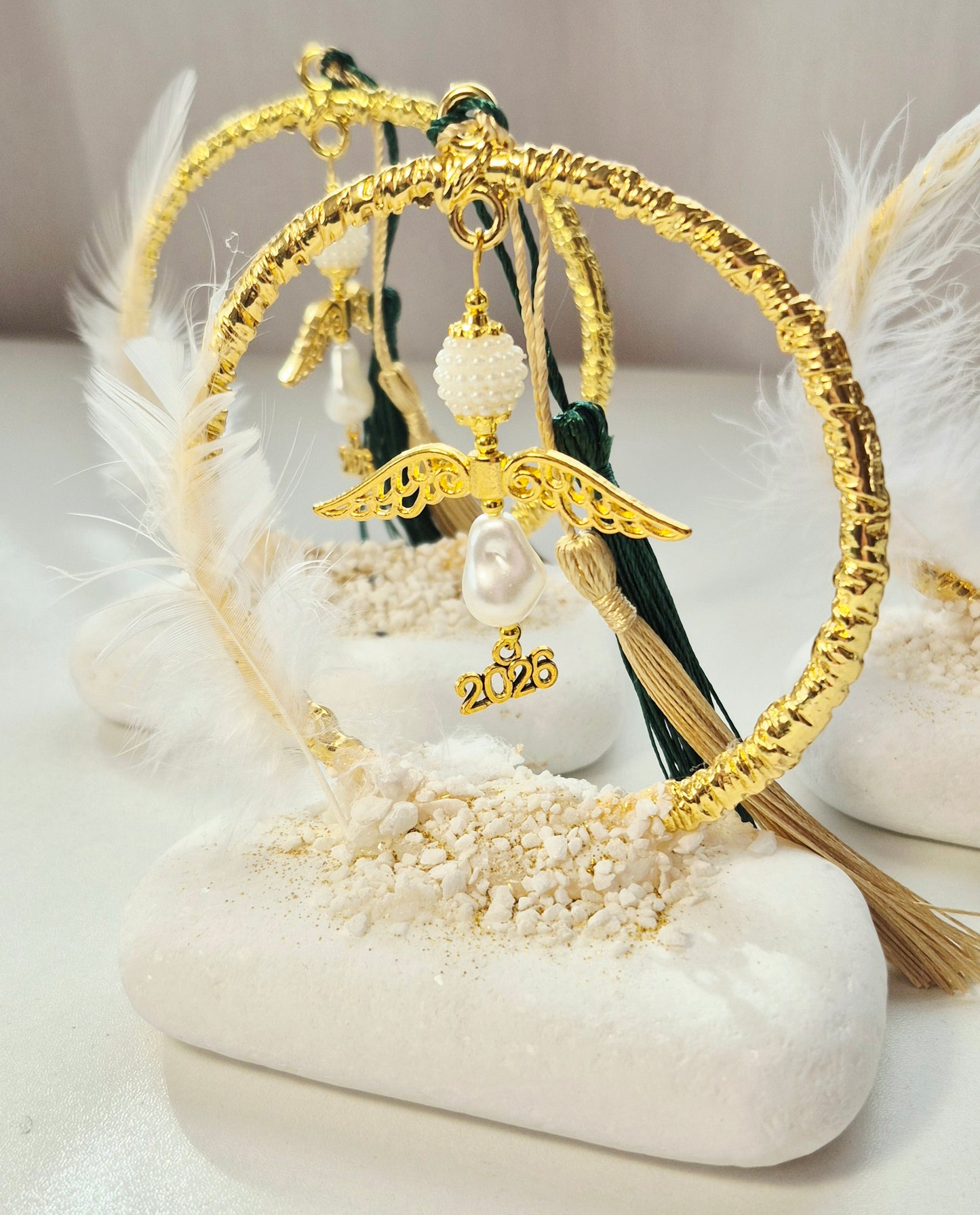 Χριστουγεννιάτικο Γούρι 2026, Χρυσός Κύκλος με Αγγελάκι σε Λευκό βότσαλο Θάσου